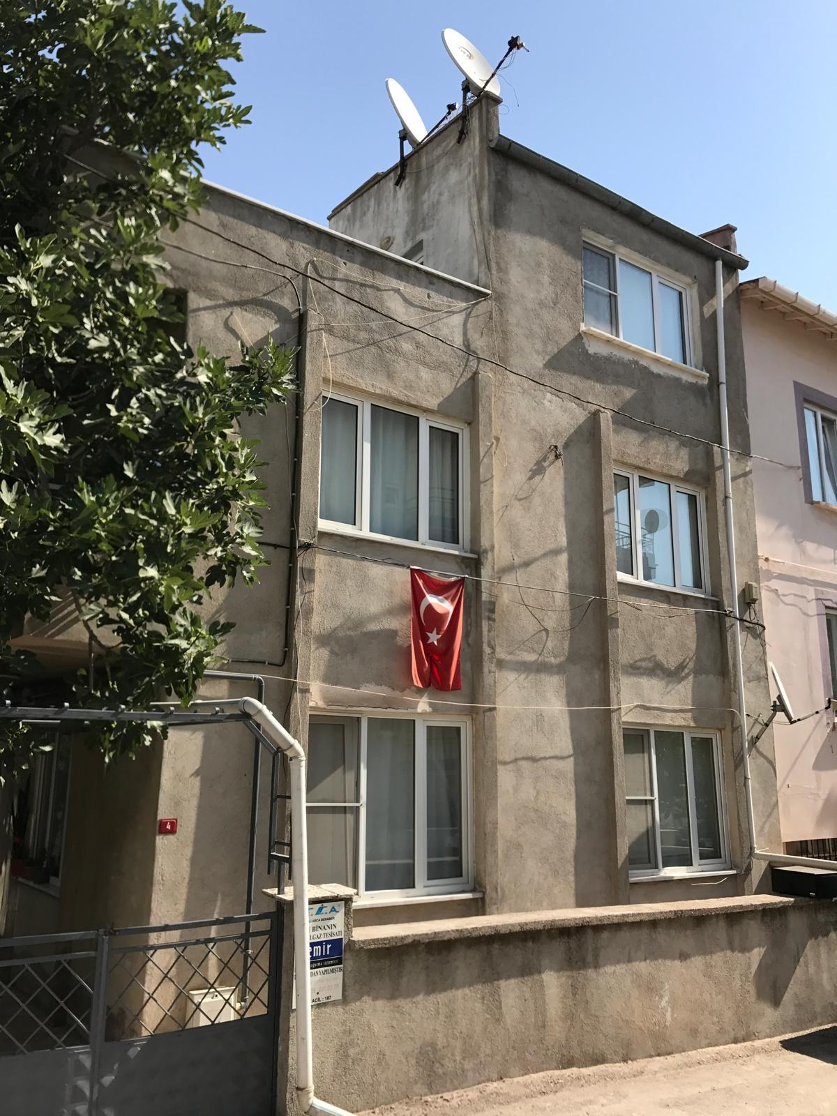 Renklerle yenilenen bir cephe. Uygulama öncesi.