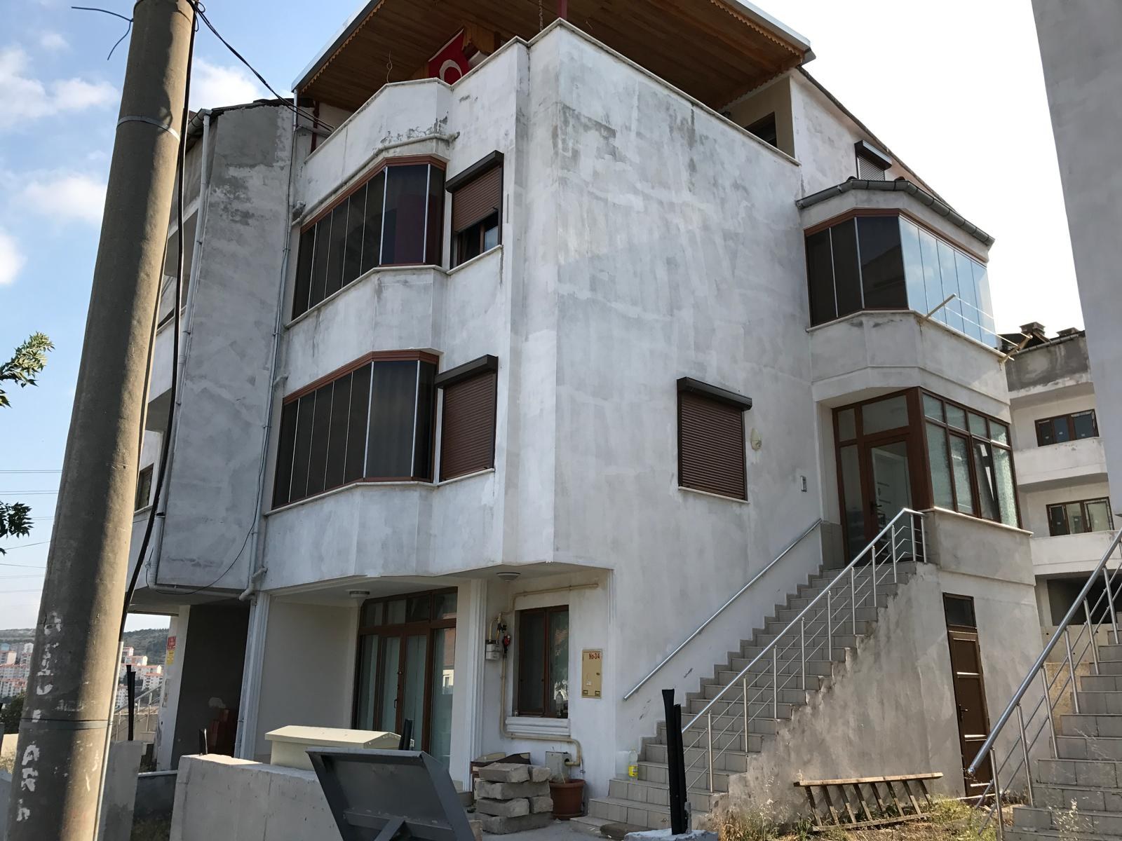 Cephe detaylarıyla yeni bir görünüm. Uygulama öncesi.