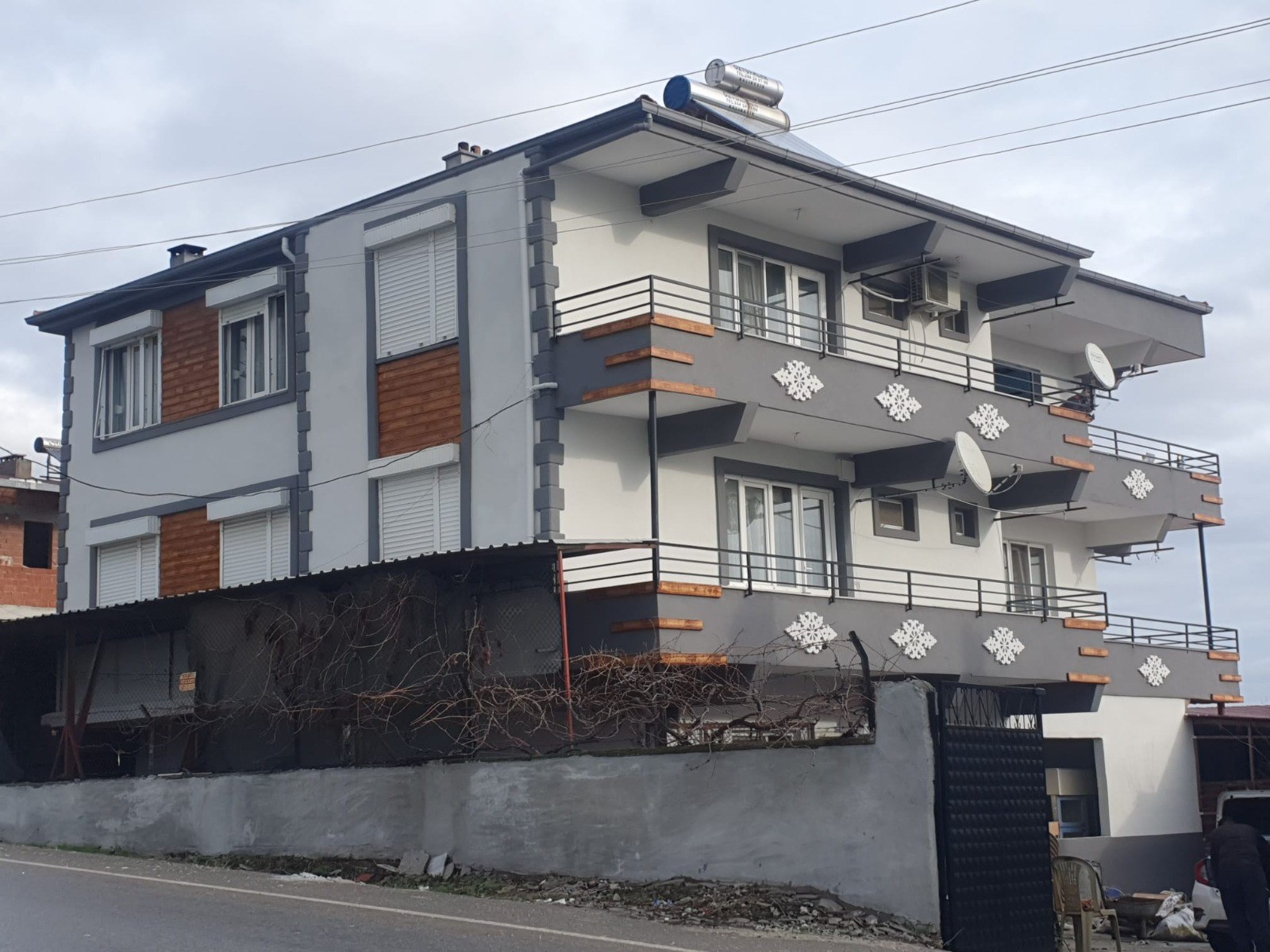 MTS Boya çalışmalarından tamamlanan örnek cephe uygulaması